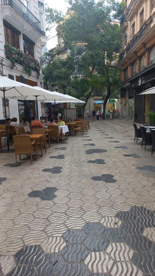 Valencia Aparthotel Cosmo Bagian luar foto