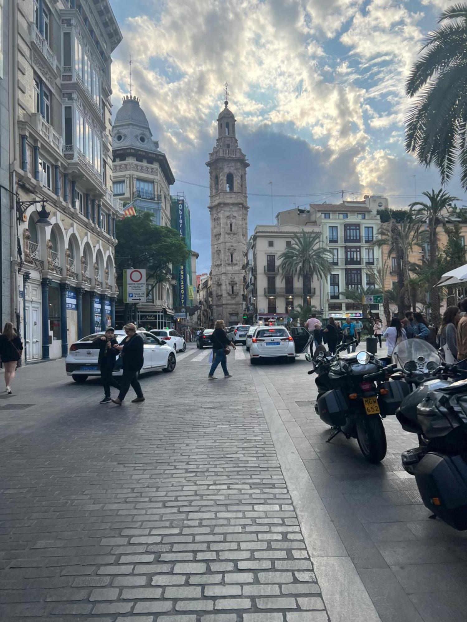 Valencia Aparthotel Cosmo Bagian luar foto